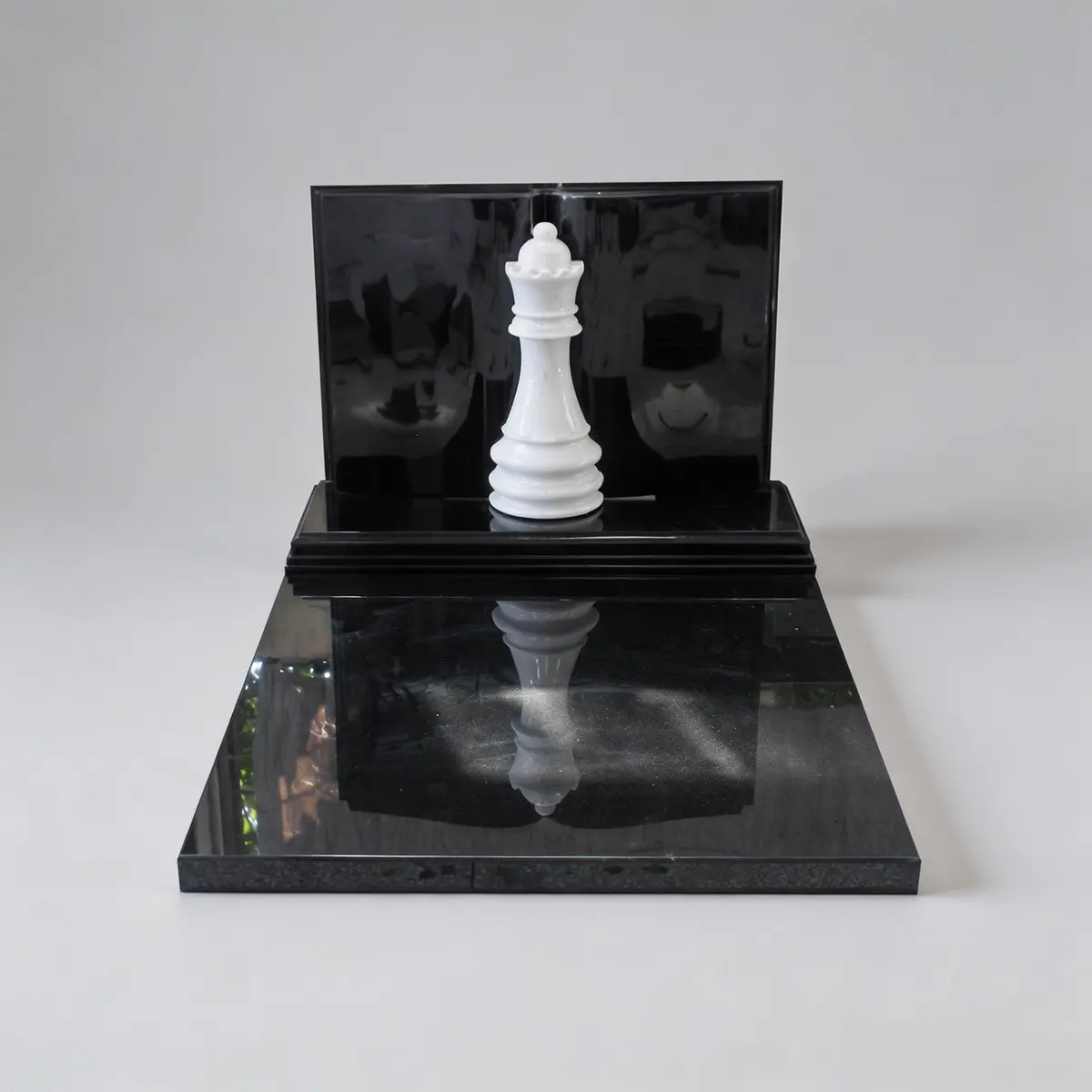 E-721 Chess Queen Headstone
