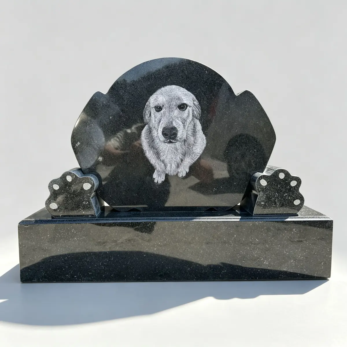 P-011 Monument cu sculptură de câine